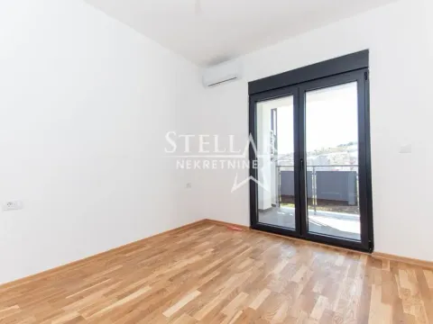 Izdavanje, dvosoban stan, 64m², Zagorič, Podgorica - image 4