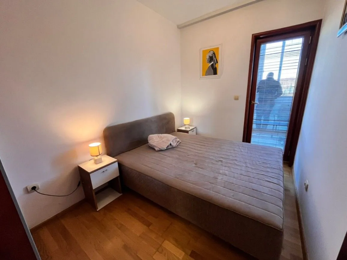 Izdavanje, dvosoban stan, 65m², Pobrežje, Podgorica