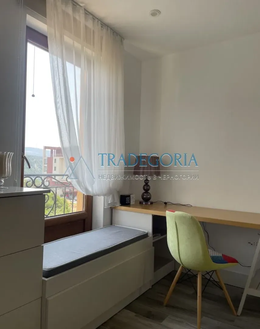 Prodaja, četvorosoban stan, 222m², Dobra Voda, Bar
