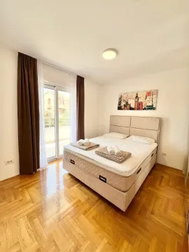 Rent, one bedroom apartment, 45m², Budva, Crna Gora - image 4