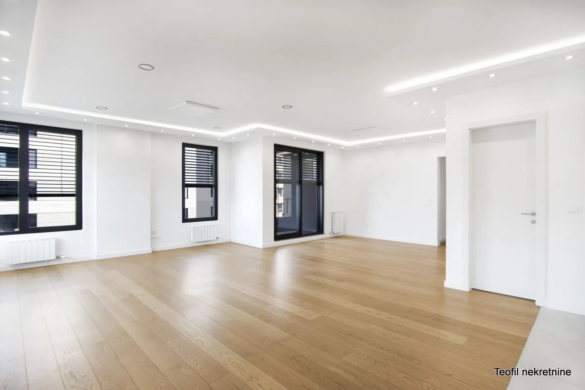 Izdavanje, četvorosoban stan, 122m², Stari Grad, Beograd