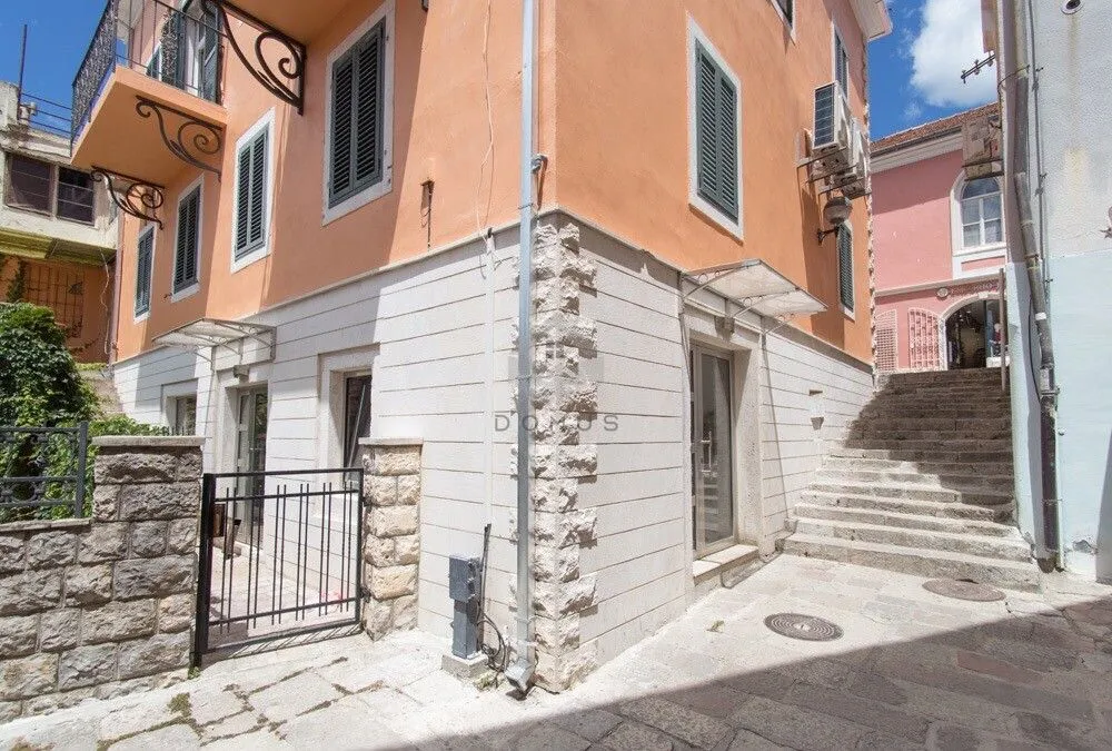 Sale, office space, 102m², Herceg Novi, Crna Gora
