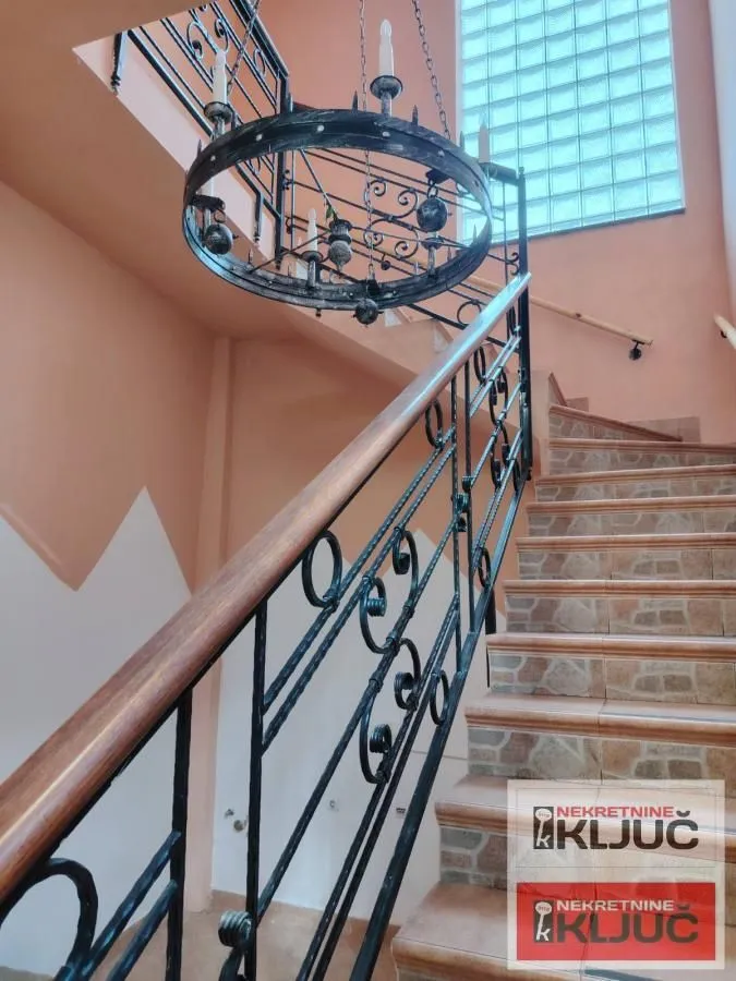 Rent, house, 250m², Centar, Novi Sad
