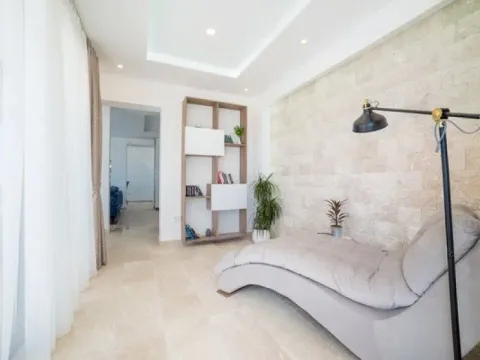 Sale, house, 170m², Centar, Budva - image 2