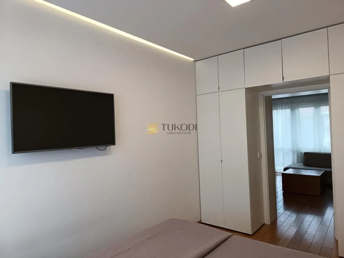 Izdavanje, trosoban stan, 66m², Slavija, Vračar Sve Podlokacije