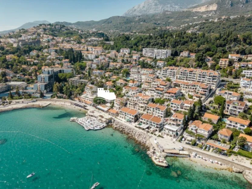 Prodaja, trosoban stan, 190m², Savina, Herceg Novi