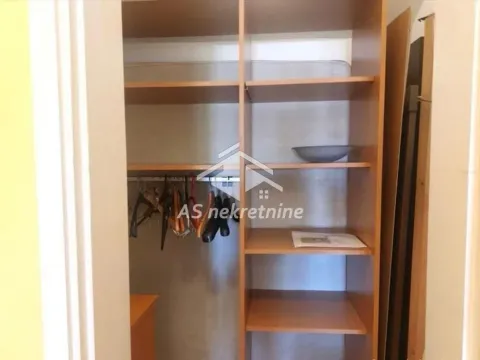 Izdavanje, četvorosoban stan, 140m², Savski Venac, Beograd - image 17