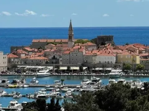 Prodaja, jednosoban stan, 51m², Centar, Budva