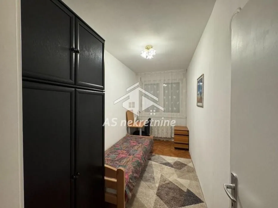 Izdavanje, četvorosoban stan, 79m², Autokomanda, Voždovac Sve Podlokacije