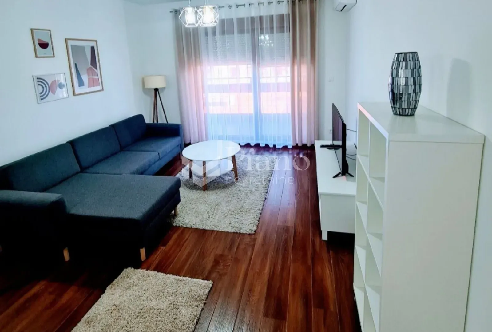 Izdavanje, jednosoban stan, 50m², City Kvart, Podgorica