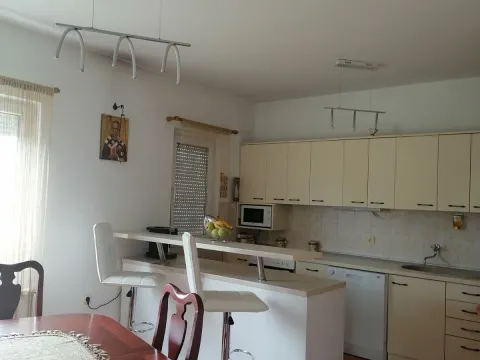 Prodaja, kuća, 350m², Podgorica, Crna Gora - image 17