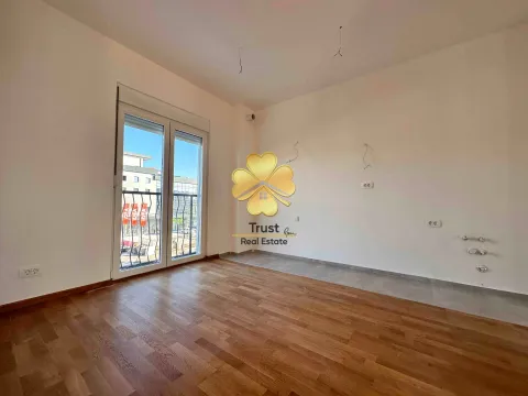 Izdavanje, trosoban stan, 101m², Zabjelo, Podgorica - image 11