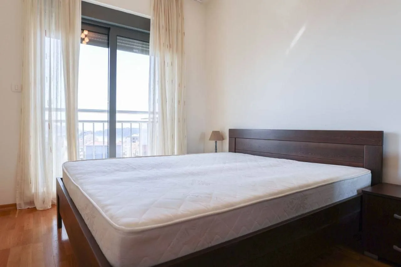 Rent, one bedroom apartment, 52m², Bečići, Budva