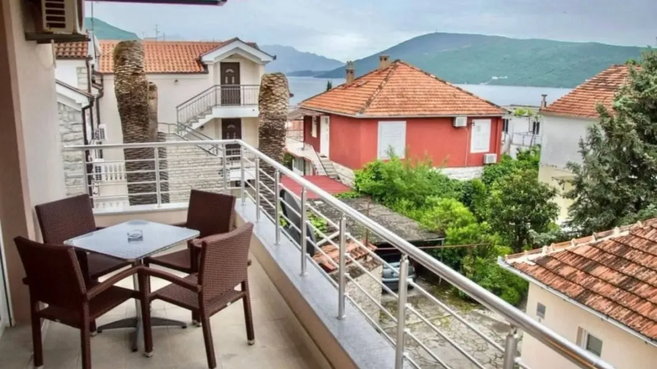 Rent, two bedroom apartment, 62m², Savina, Herceg Novi