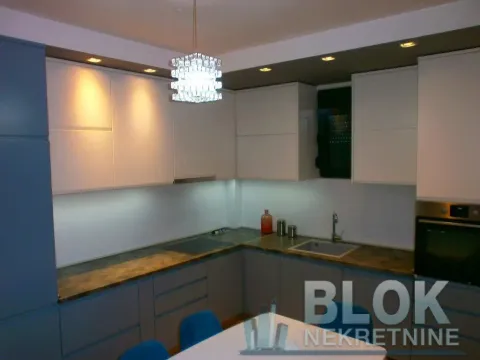 Izdavanje, trosoban stan, 105m², Dalmatinska ulica, Podgorica - image 12