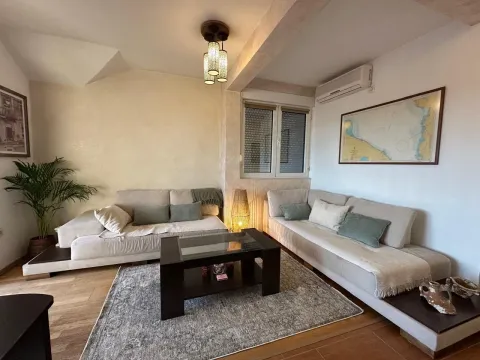 Rent, two bedroom apartment, 82m², Centar, Tivat - image 4