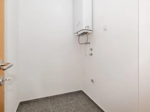 Prodaja, četvorosoban stan, 142m², Zabjelo, Podgorica - image 11