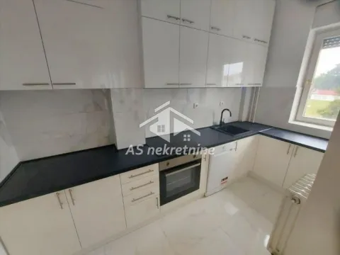 Izdavanje, trosoban stan, 80m², Savski Venac, Beograd - image 5