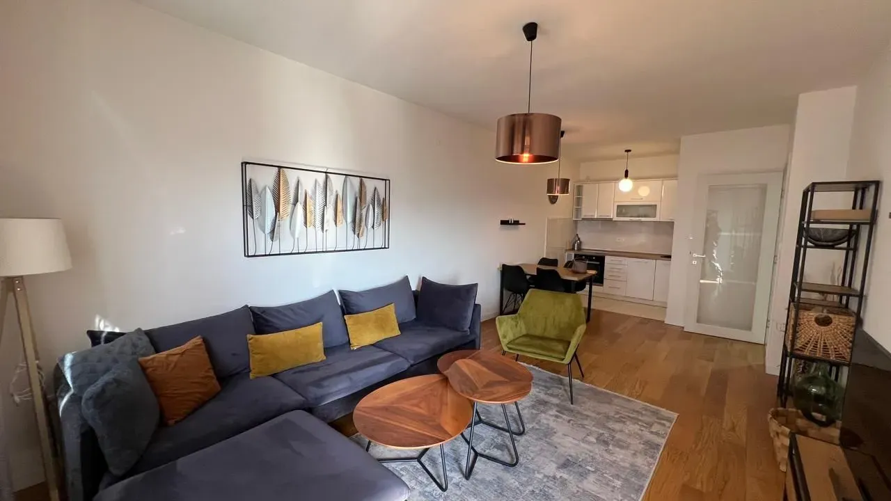 Prodaja, jednosoban stan, 49m², Central Point, Podgorica