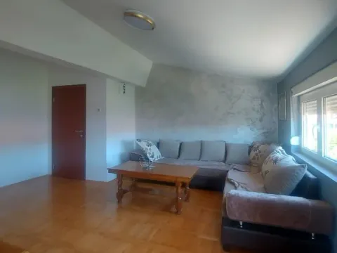 Izdavanje, trosoban stan, 86m², Centar, Nikšić - image 4