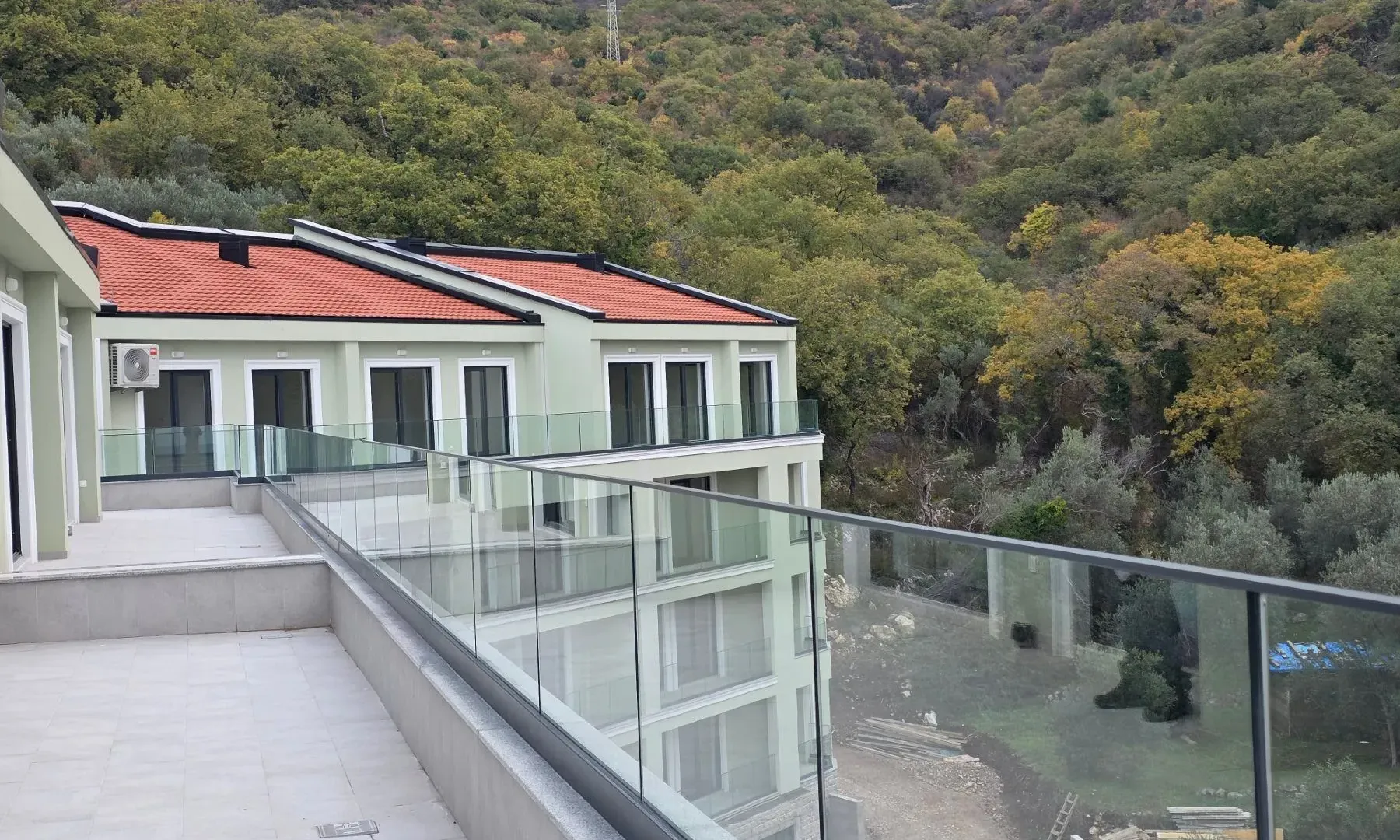 Prodaja, dvosoban stan, 108m², Kamenovo, Budva