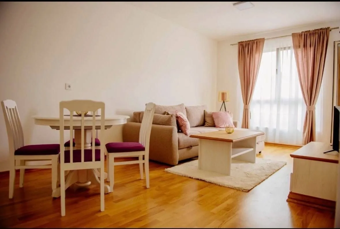 Rent, one bedroom apartment, 43m², Bečići, Budva