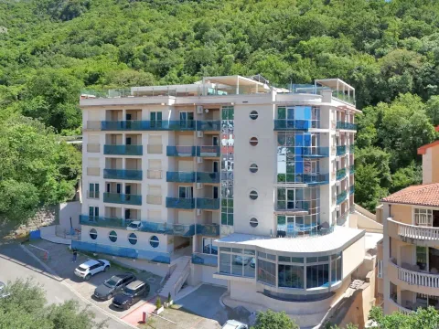Sale, three bedroom apartment, 110m², Pržno, Budva
