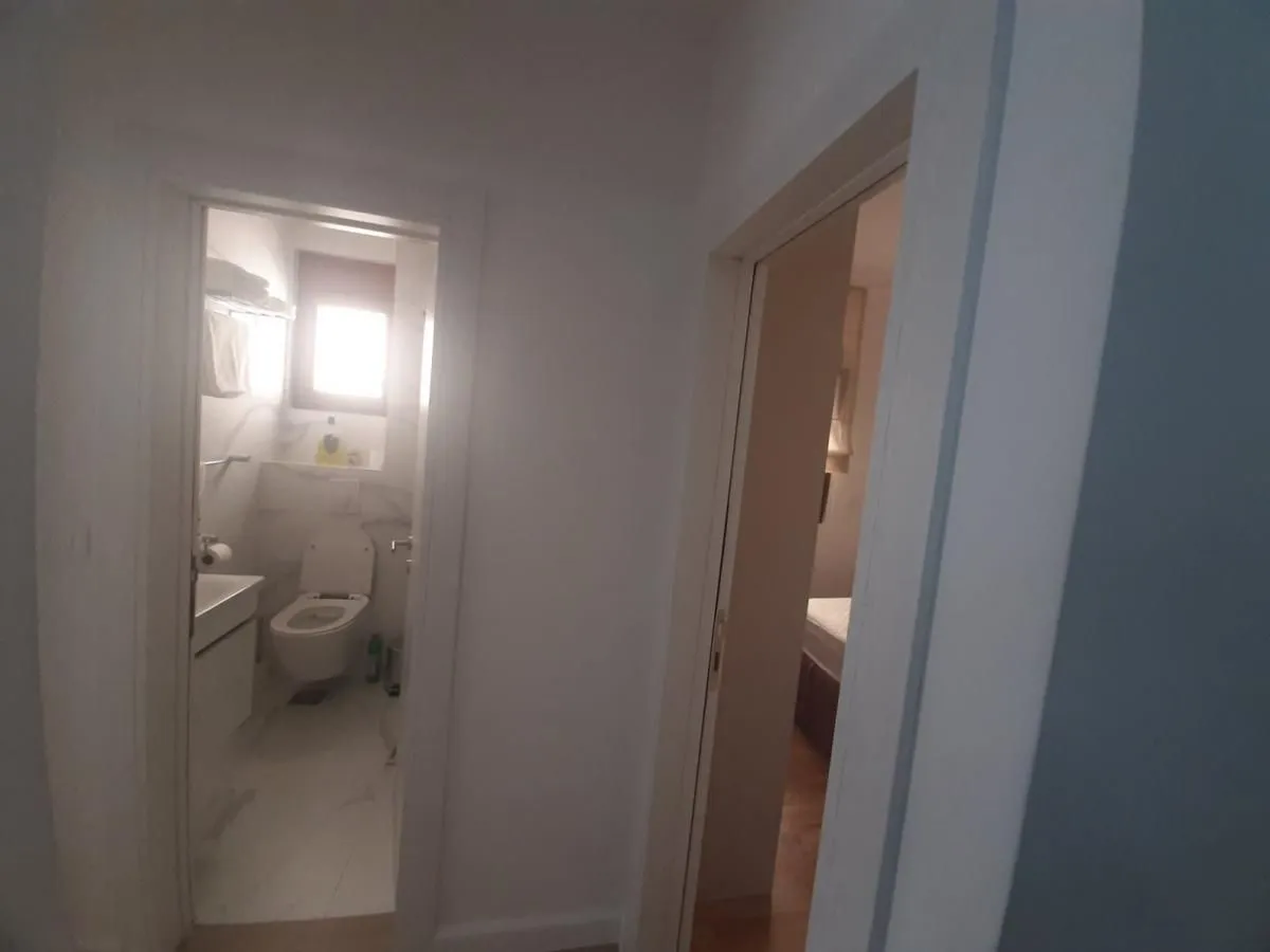 Rent, two bedroom apartment, 65m², Dobrota, Kotor