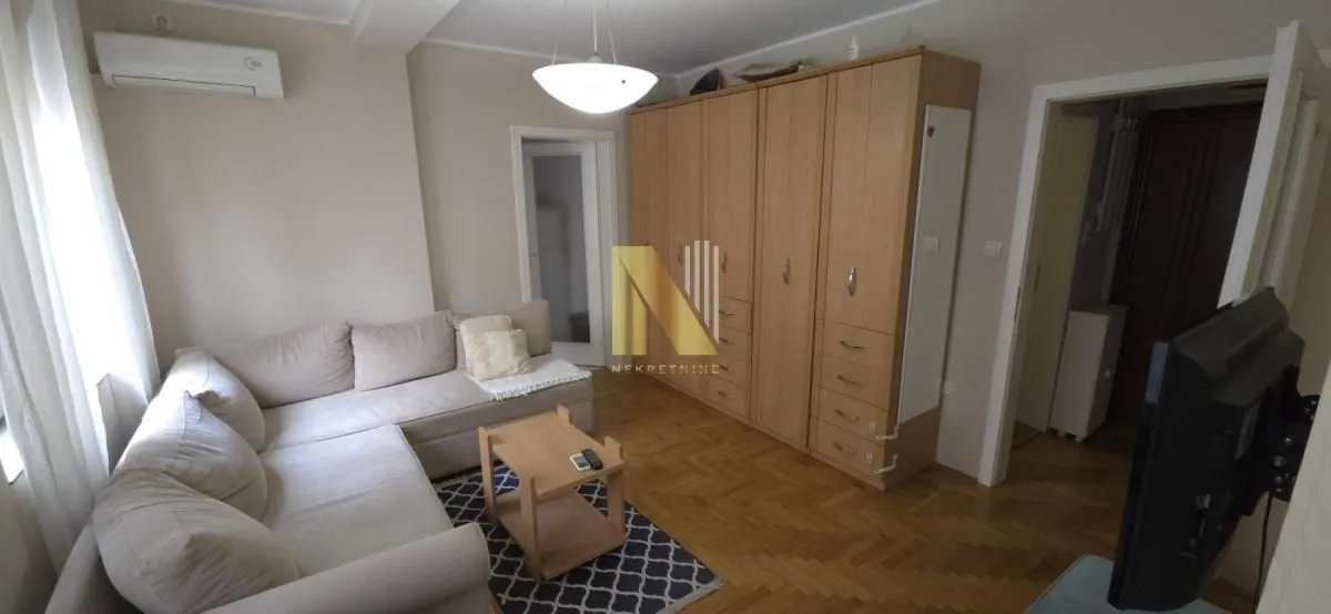 Izdavanje, jednosoban stan, 36m², Centar, Novi Sad