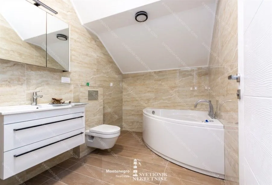 Prodaja, trosoban stan, 146m², Đenovići, Herceg Novi