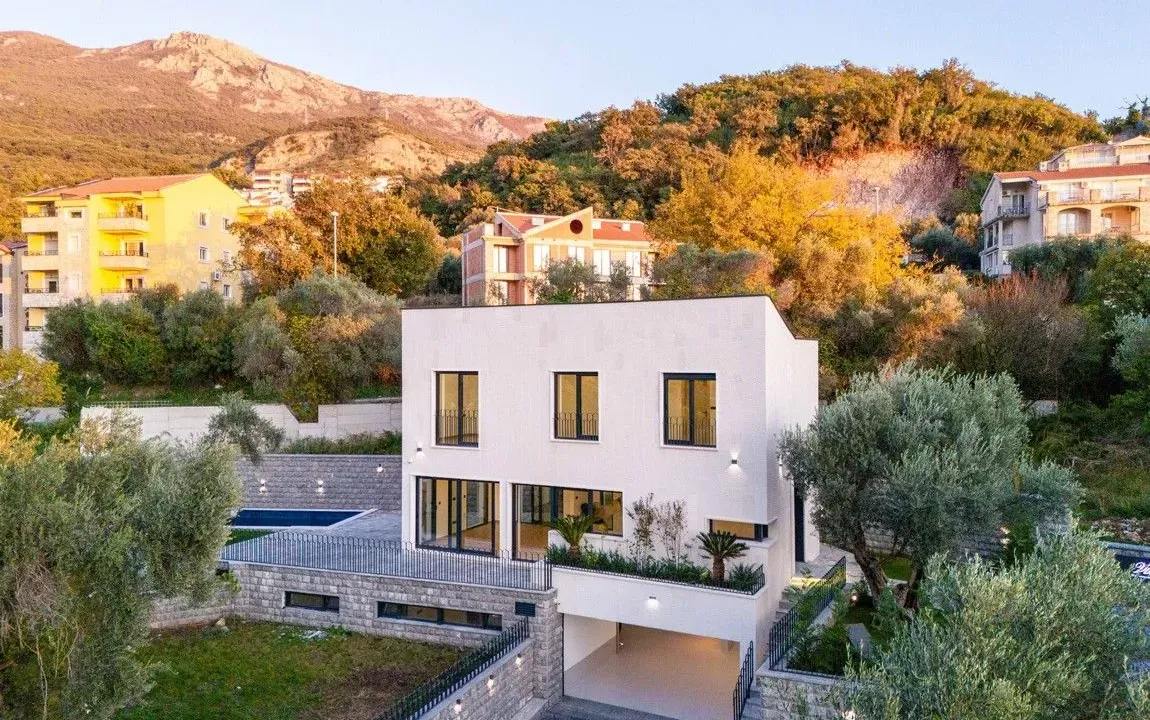 Sale, house, 240m², Kamenovo, Budva