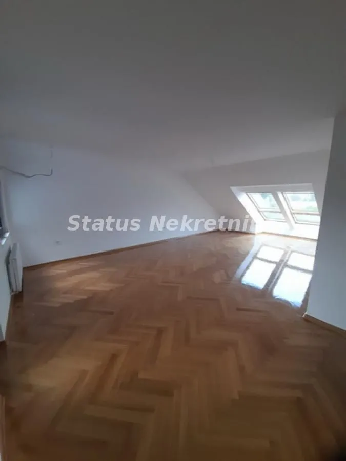 Prodaja, četvorosoban stan, 126m², Centar, Novi Sad