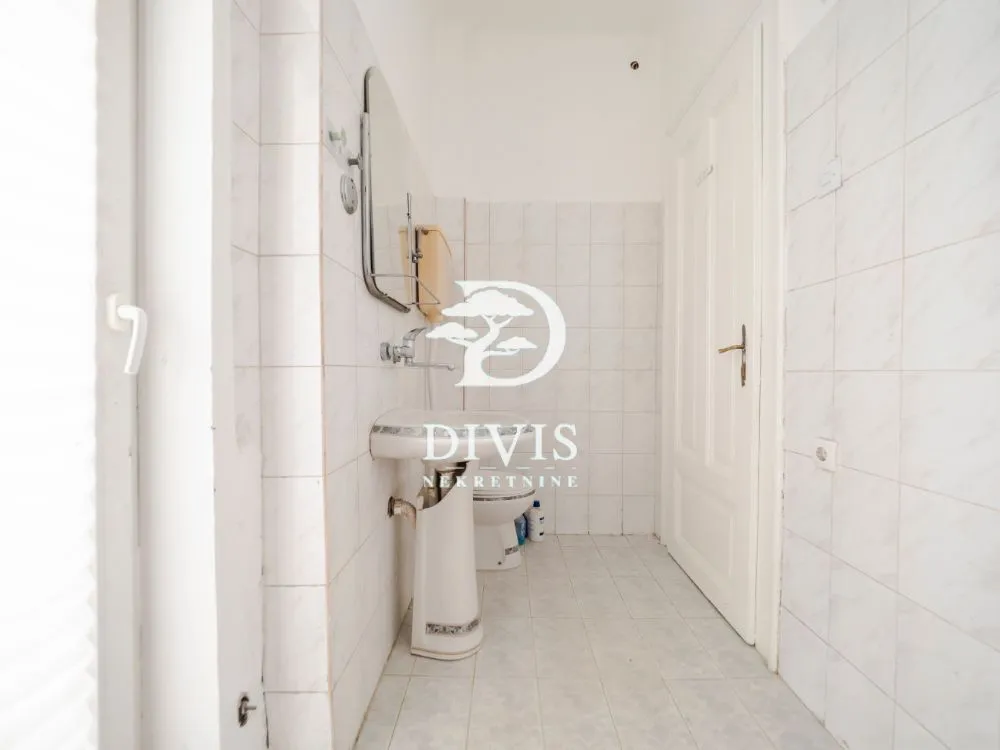 Prodaja, četvorosoban stan, 79m², Topličin venac, Beograd