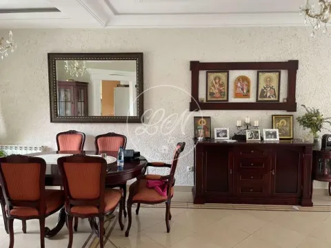 Prodaja, kuća, 256m², Zemun Sve Podlokacije, Beograd - image 2