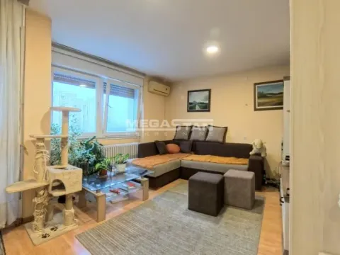 Prodaja, trosoban stan, 76m², Stari Grad, Beograd - image 1