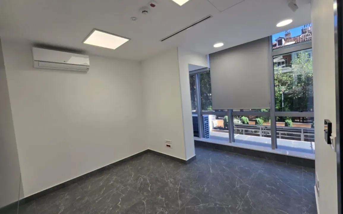 Izdavanje, poslovni prostor, 80m², Centar, Podgorica