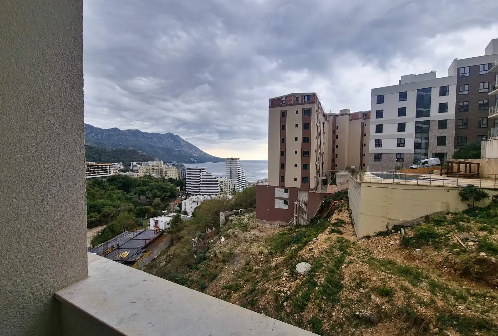 Izdavanje, garsonjera, 25m², Bečići, Budva