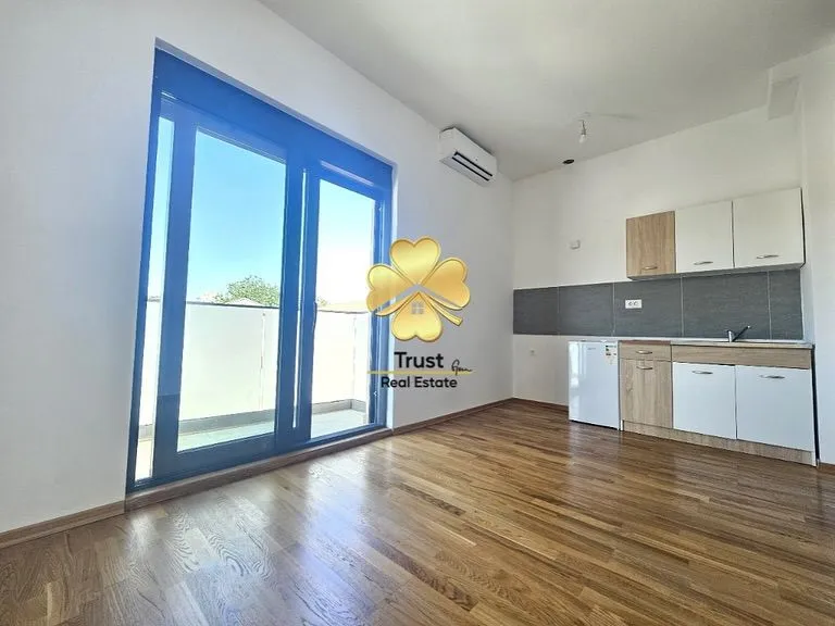 Rent, studio apartment, 25m², Podgorica, Crna Gora