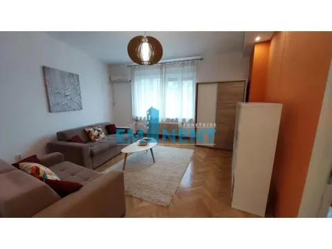 Izdavanje, dvosoban stan, 68m², Stari Grad, Beograd - image 2