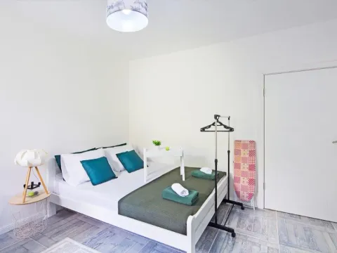 Izdavanje, garsonjera, 25m², Radanovići, Kotor - image 6