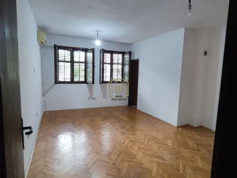 Izdavanje, dvosoban stan, 67m², Momišići, Podgorica