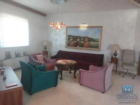 Izdavanje, poslovni prostor, 270m², 7. juli, Paraćin - image 2