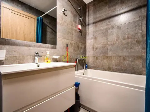 Izdavanje, dvosoban stan, 69m², Master Kvart, Podgorica - image 17