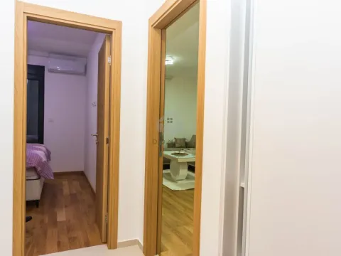 Izdavanje, jednosoban stan, 45m², City Kvart, Podgorica - image 13