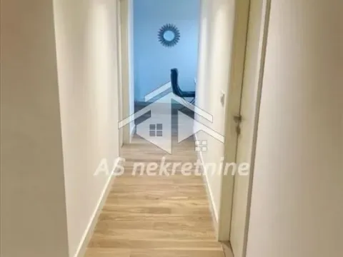 Izdavanje, trosoban stan, 98m², Savski Venac, Beograd - image 12