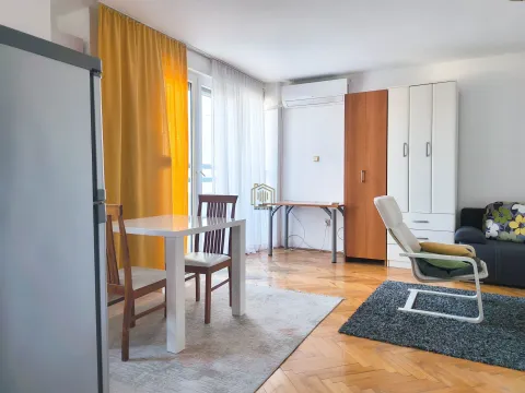 Izdavanje, stan, 30m², Blok 6, Podgorica - image 5