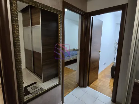 Prodaja, dvosoban stan, 75m², City Kvart, Podgorica - image 16