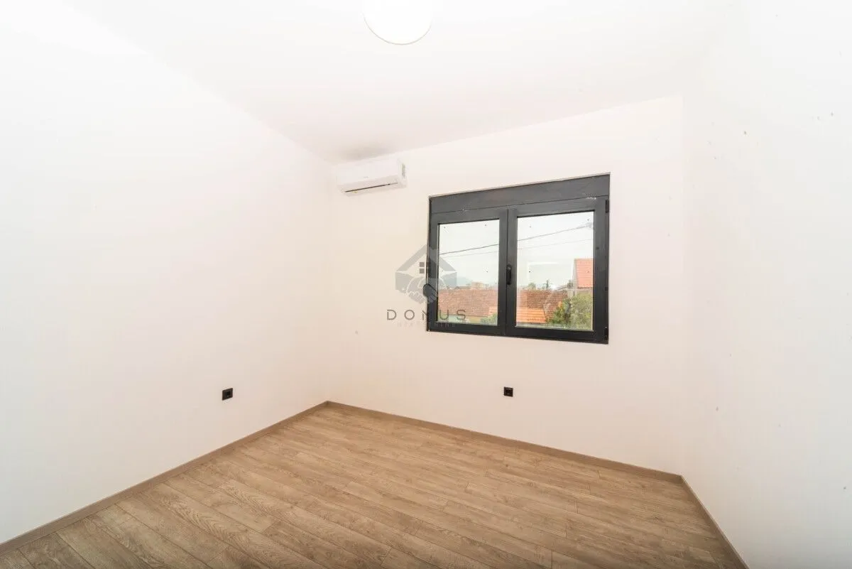 Prodaja, kuća, 202m², Tološi, Podgorica