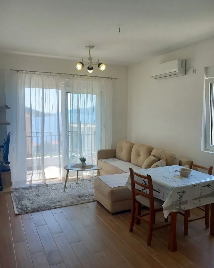 Rent, one bedroom apartment, 40m², Kumbor, Herceg Novi