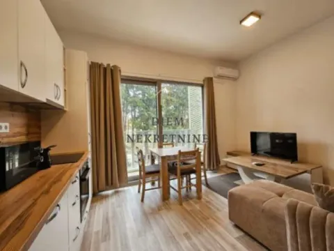 Izdavanje, jednosoban stan, 42m², Centar, Bar - image 12